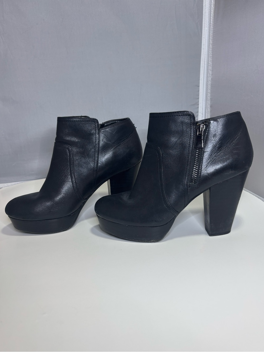 Gianni Bini women's size 6.5 black chunky heel booties